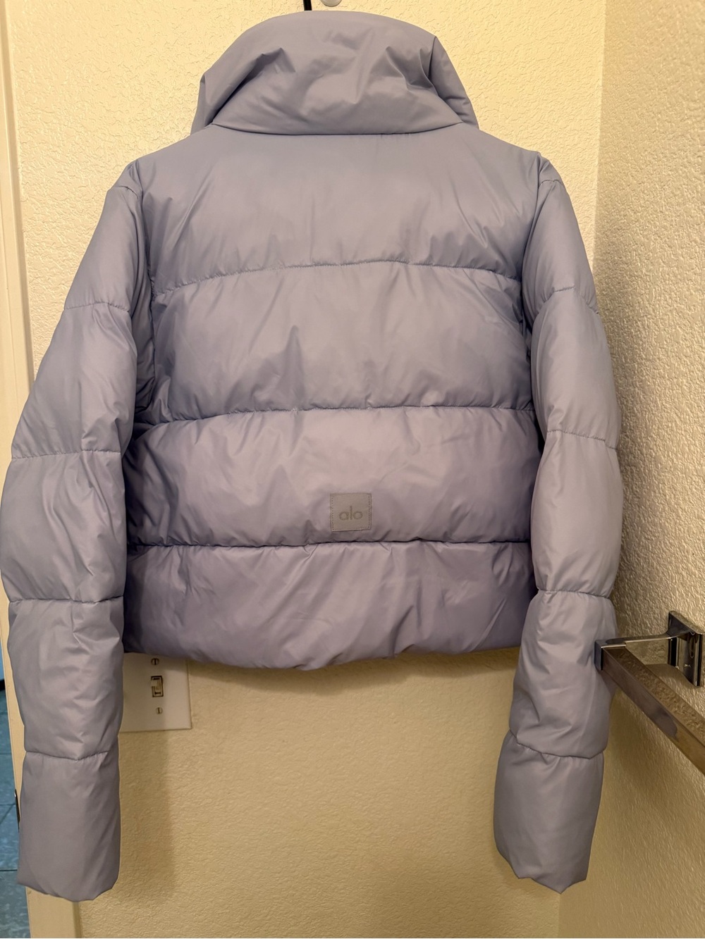 ALO Yoga Winter Frost Gold Rush Puffer Jacket - Picture 4 of 5